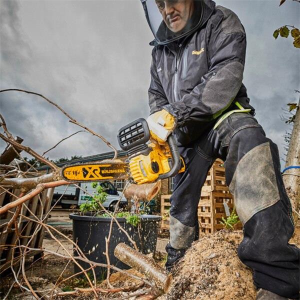 Dewalt 18V XR Brushless 30cm Chainsaw - Body Only