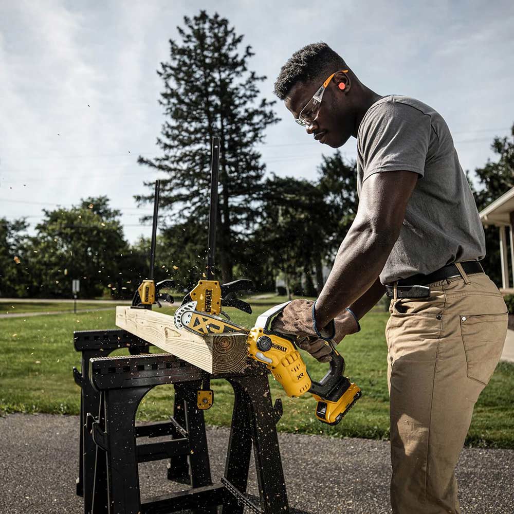 Dewalt DCMP520 Pruning Saw -Bare Tool