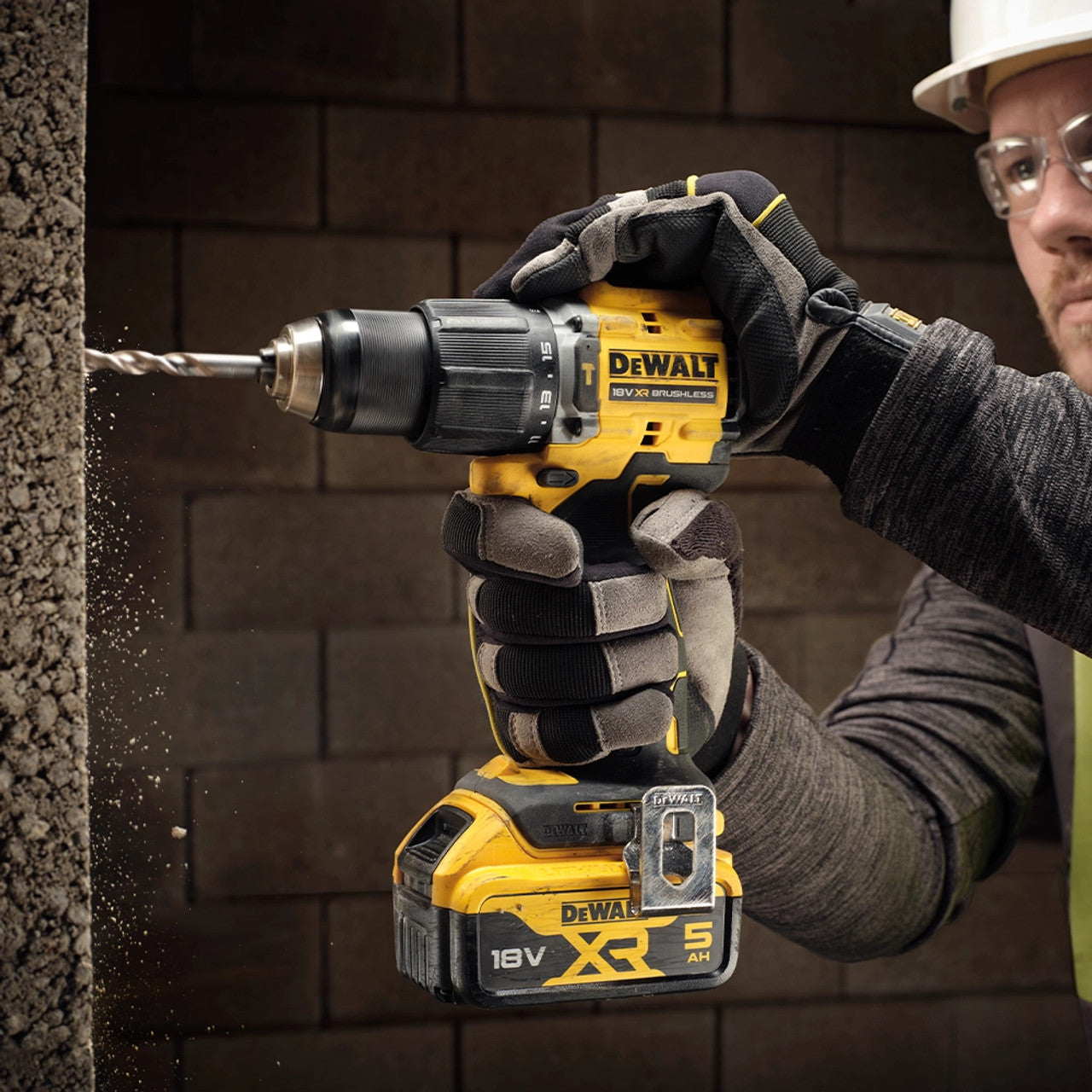 DCD799 XR Brushless Combi Drill -  2 x 5.0Ah