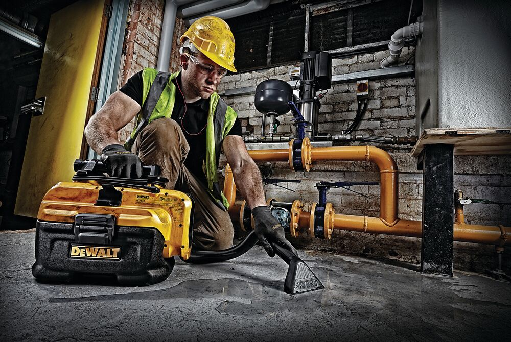 DEWALT 18V XR Wet and Dry Vac - O'Tooles Tools